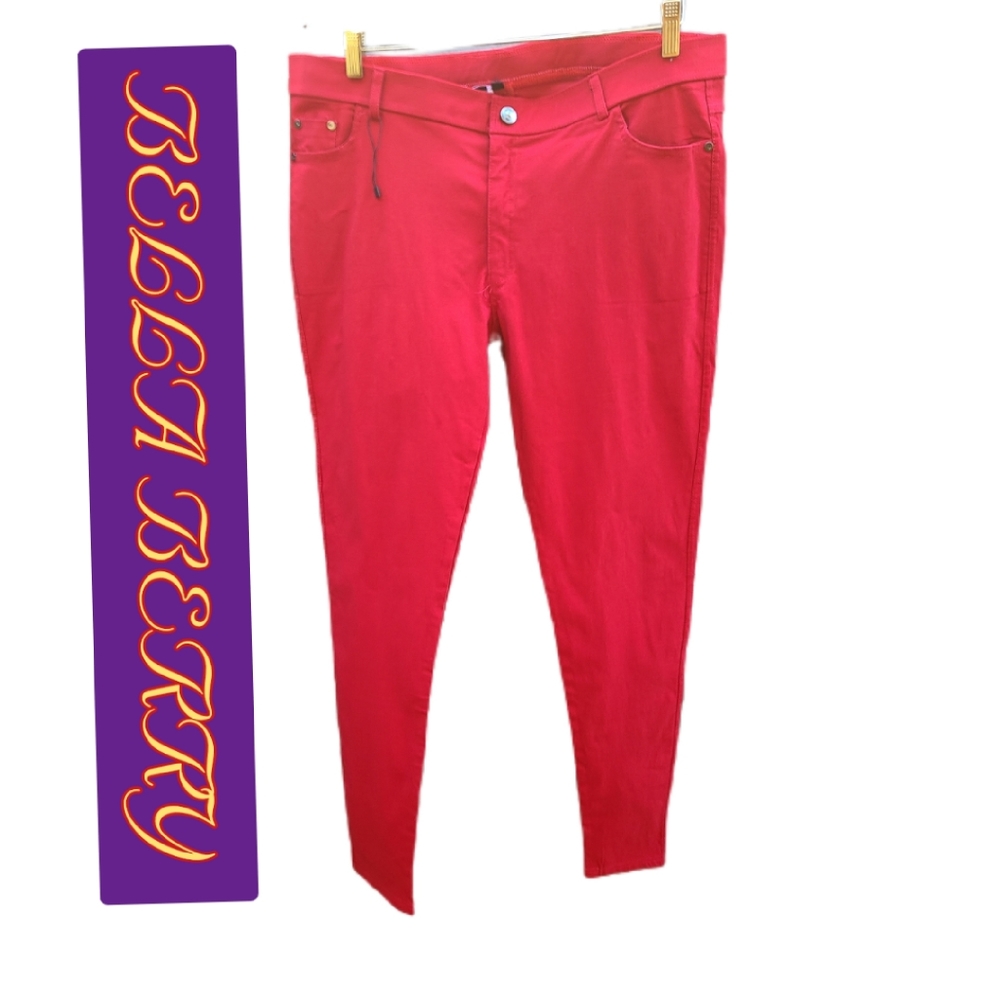 BELLA BERRY USA FASHION INC. RED PANTS  BNWOT